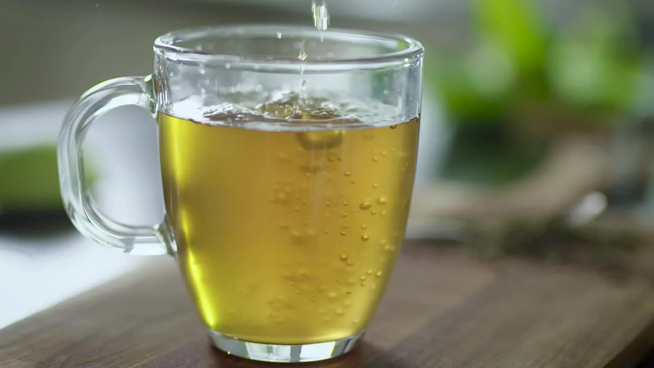 Farrow & Ball Bancha No.298 Gloss Metal & Wood Paint, 2.5L 2 Farrow & Ball Bancha No.298 Gloss Metal & Wood Paint, 2.5L - Image 2